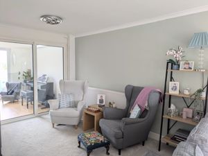 Living area- click for photo gallery